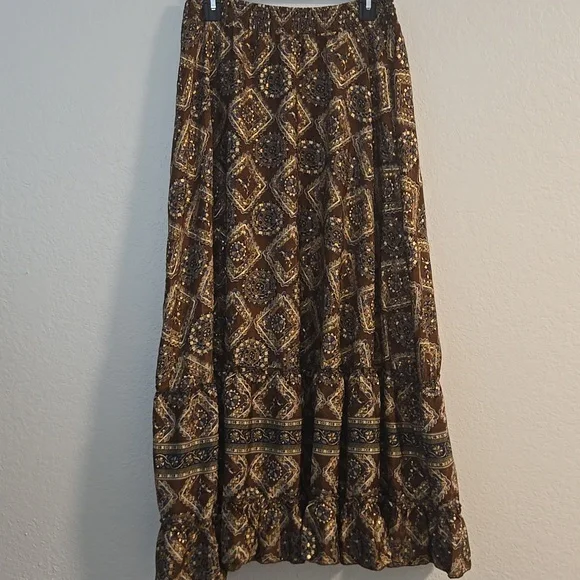 Flowy Patterned Maxi Skirt - Picture 4 of 9